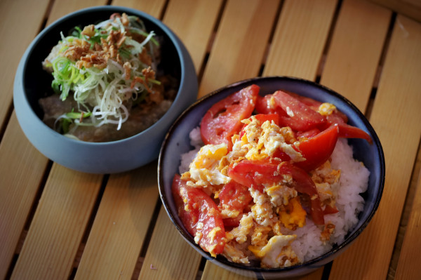 Riz Omelette et Nems(4pièces)