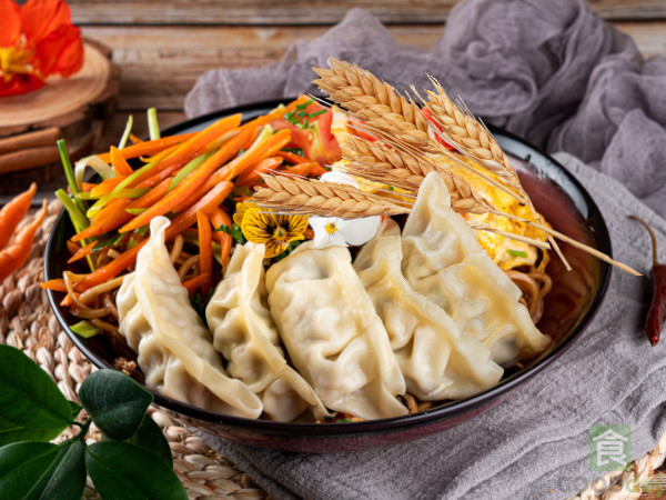 Nouilles sautées & raviolis